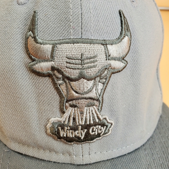 Chicago Bulls Windy City New-Era Classic SnapBack 9Fifty Cap - Picture 7 of 16